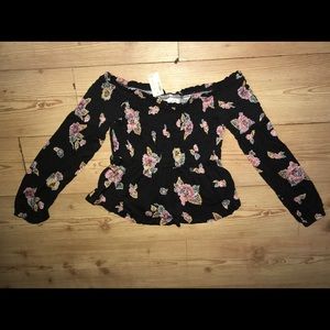 Cute Blouse off shoulder medium